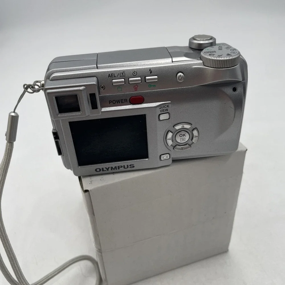 Olympus CAMEDIA C-765 Ultra Zoom 4.0MP Digital Camera W/Battery & CD Card+Case